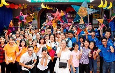 “Trung thu bên em” tại Làng trẻ em SOS Hà Nội