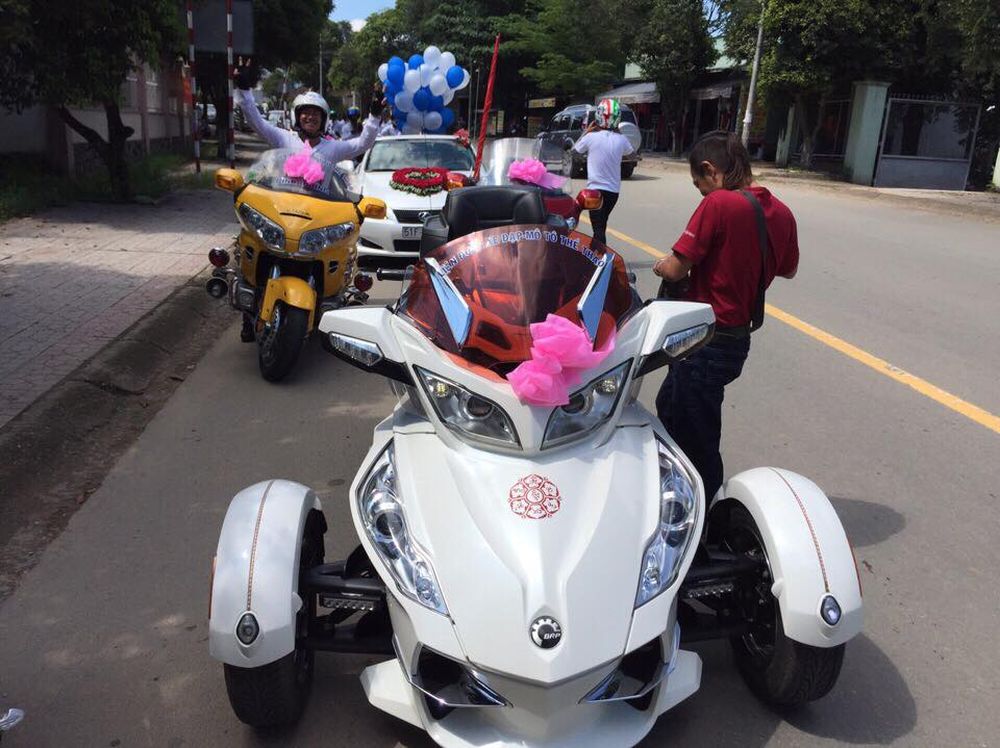 Dàn xe siêu sang biển 