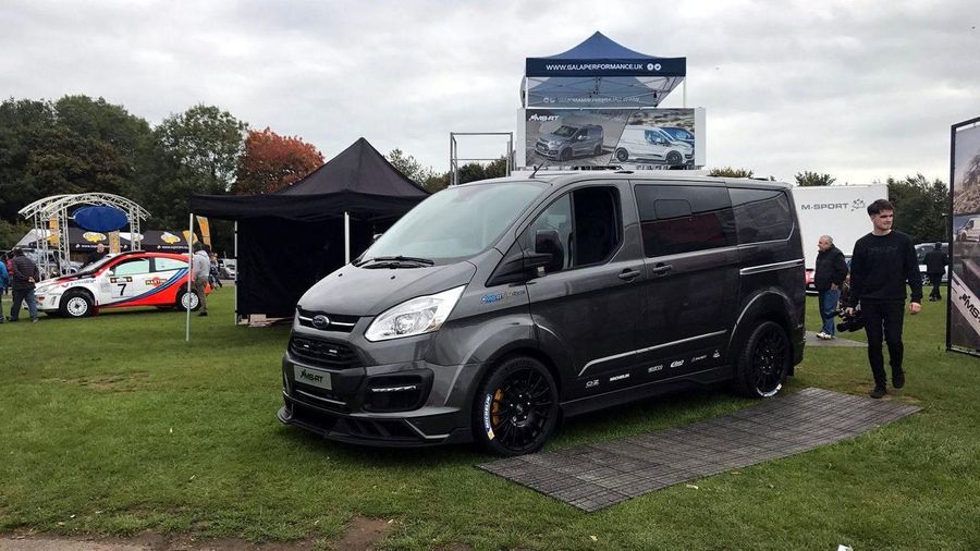 Ford Transit phiên bản giới hạn mạnh mẽ hơn với 208 mã lực và 486Nm