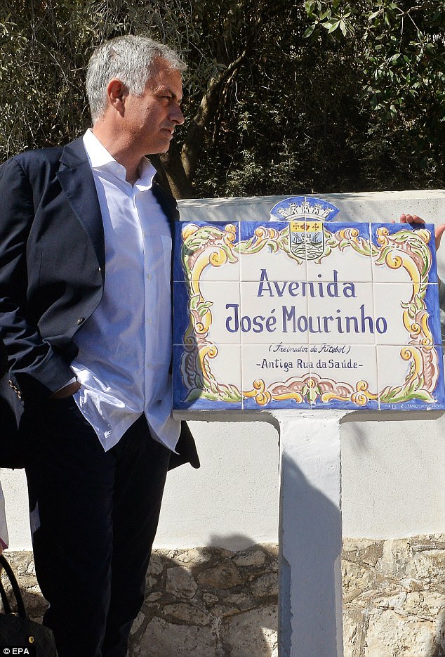 Jose Mourinho được đặt tên đường tại quê hương