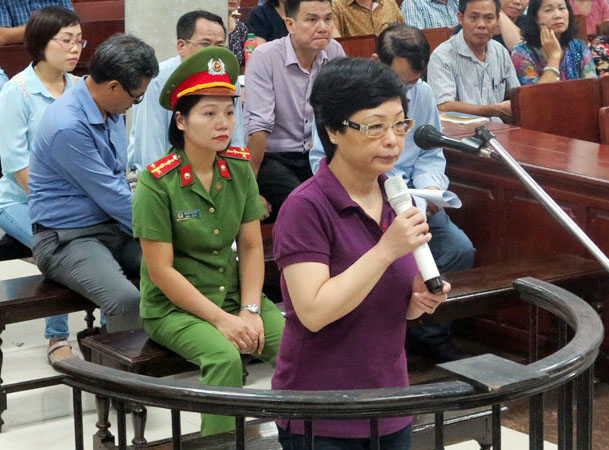 Bị cáo Châu Thị Thu Nga nhận hết tội và xin trả tự do cho 9 đồng phạm