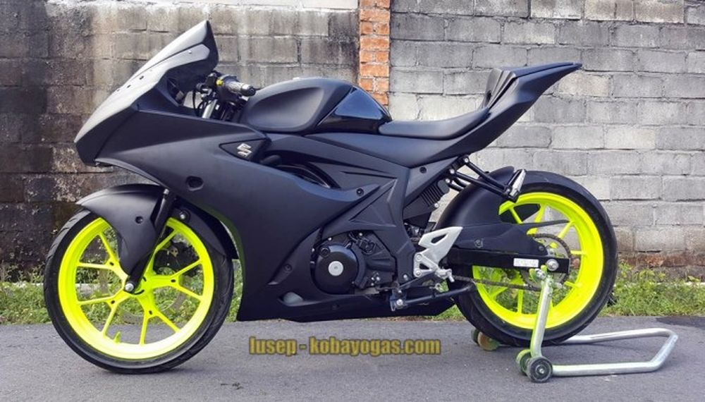 Chiêm ngưỡng bản độ Suzuki GSX-R150 body kit Black Bird cực độc