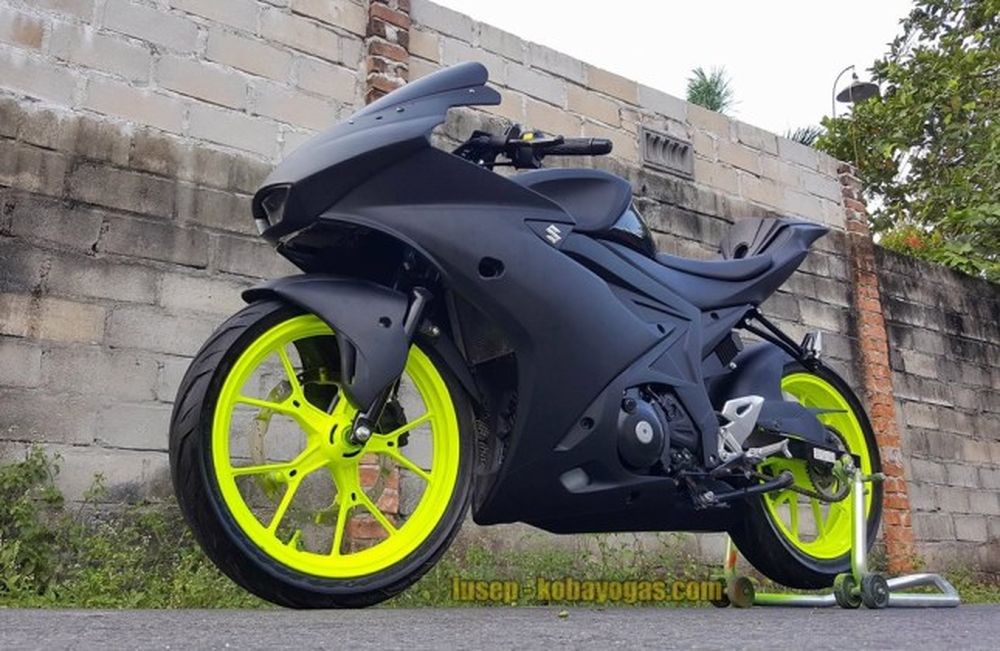 Chiêm ngưỡng bản độ Suzuki GSX-R150 body kit Black Bird cực độc