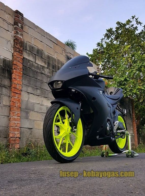 Chiêm ngưỡng bản độ Suzuki GSX-R150 body kit Black Bird cực độc