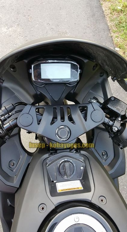 Chiêm ngưỡng bản độ Suzuki GSX-R150 body kit Black Bird cực độc