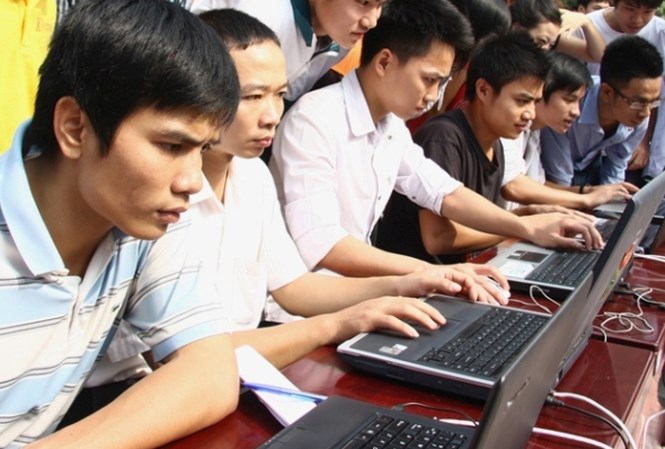 139 cán bộ, công chức trẻ thi tài năng tin học năm 2017