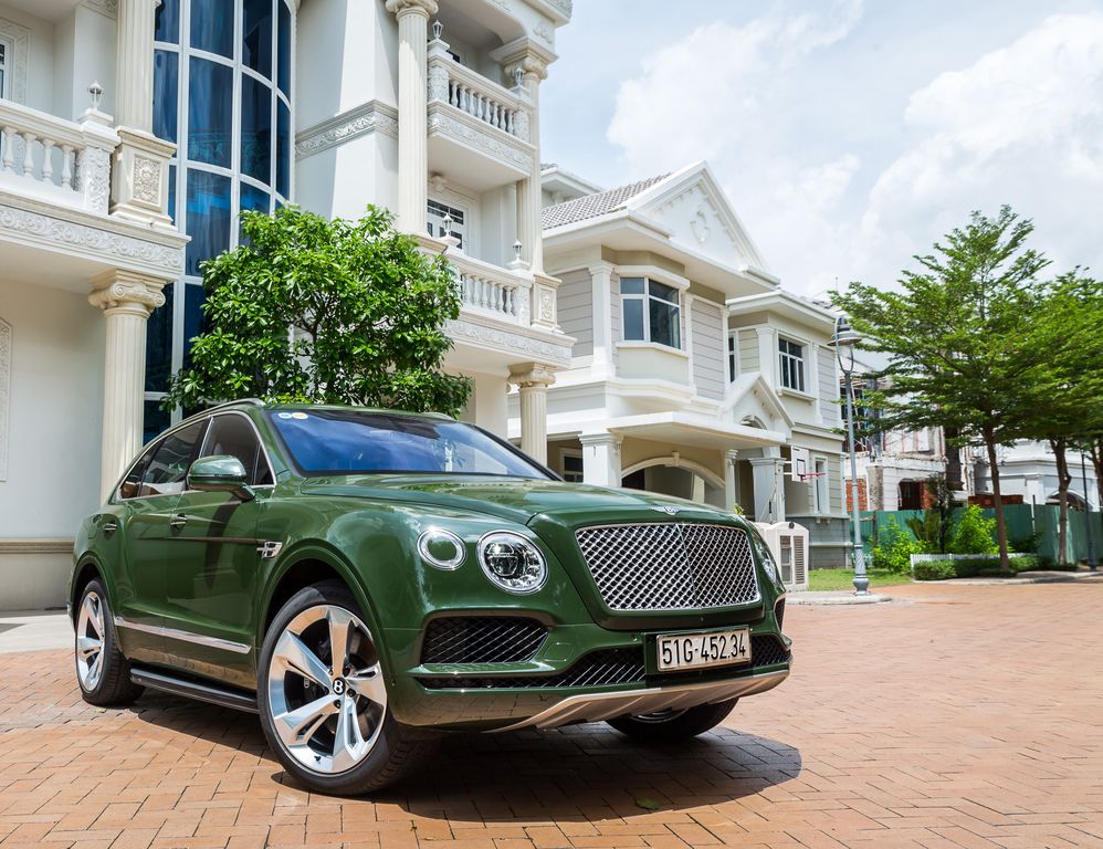Cận cảnh Bentley Bentayga W12 Bespoke duy nhất tại Việt Nam