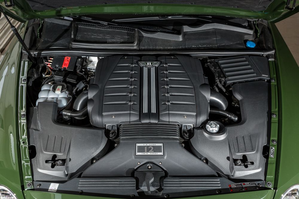 Cận cảnh Bentley Bentayga W12 Bespoke duy nhất tại Việt Nam