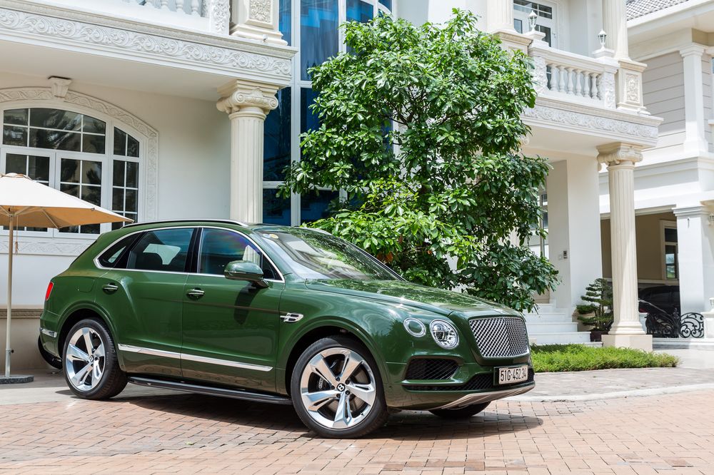 Cận cảnh Bentley Bentayga W12 Bespoke duy nhất tại Việt Nam