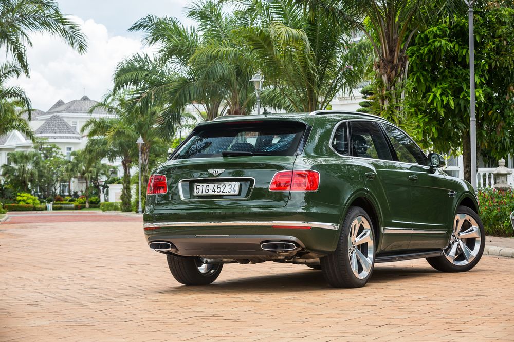 Cận cảnh Bentley Bentayga W12 Bespoke duy nhất tại Việt Nam