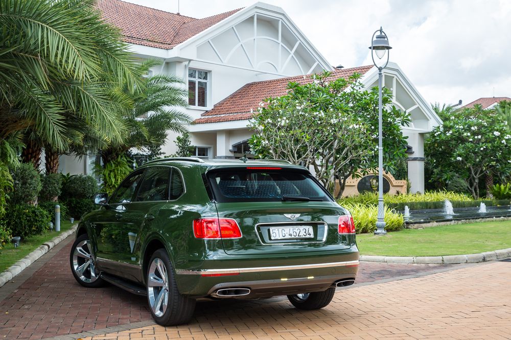 Cận cảnh Bentley Bentayga W12 Bespoke duy nhất tại Việt Nam