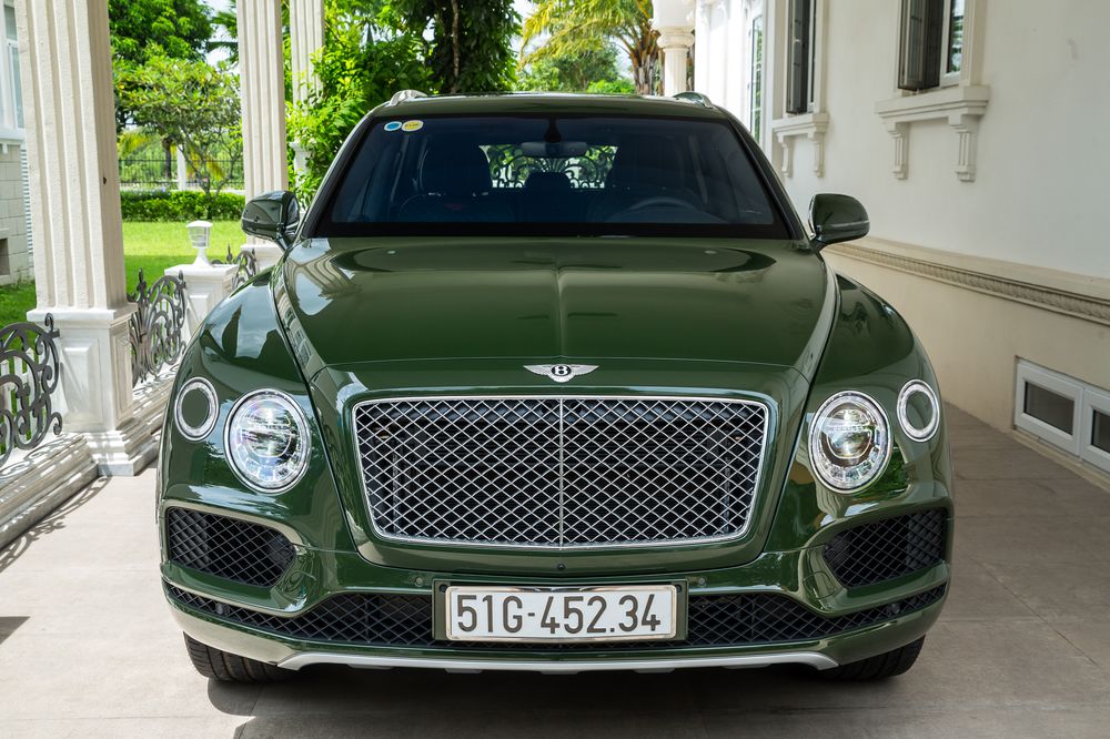 Cận cảnh Bentley Bentayga W12 Bespoke duy nhất tại Việt Nam