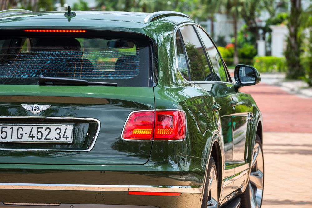 Cận cảnh Bentley Bentayga W12 Bespoke duy nhất tại Việt Nam
