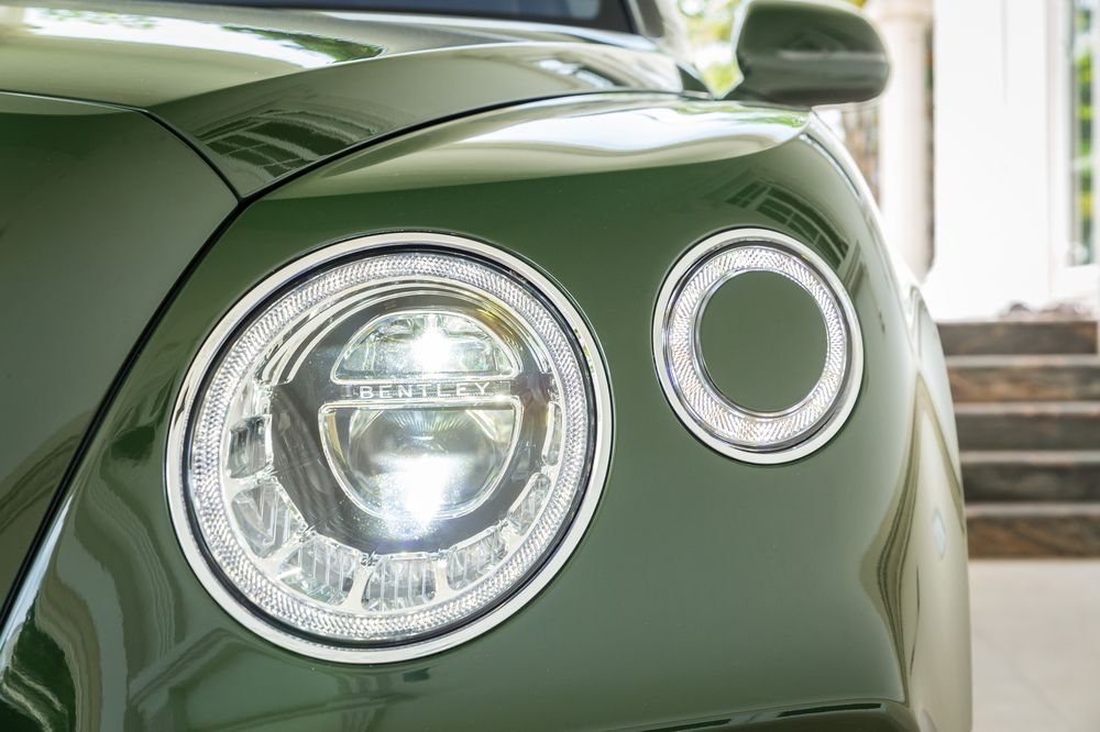 Cận cảnh Bentley Bentayga W12 Bespoke duy nhất tại Việt Nam