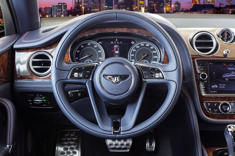 Cận cảnh Bentley Bentayga W12 Bespoke duy nhất tại Việt Nam
