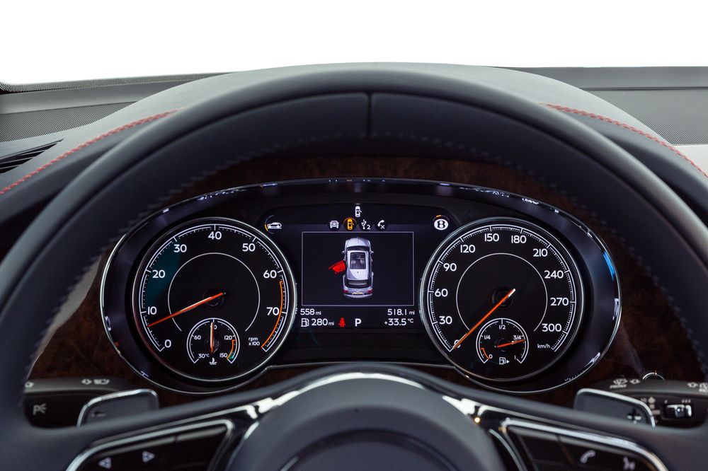 Cận cảnh Bentley Bentayga W12 Bespoke duy nhất tại Việt Nam