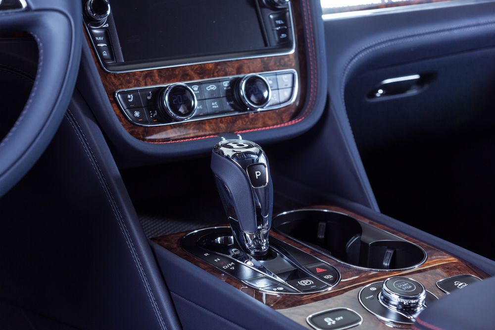 Cận cảnh Bentley Bentayga W12 Bespoke duy nhất tại Việt Nam