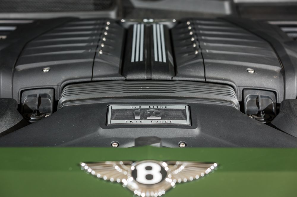 Cận cảnh Bentley Bentayga W12 Bespoke duy nhất tại Việt Nam