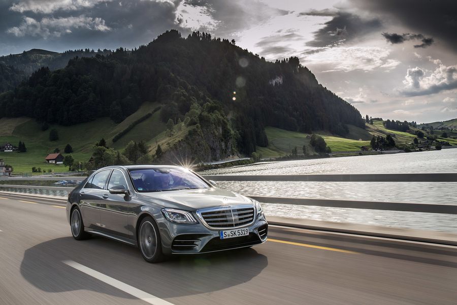 Mercedes-Benz S-Class 2018 có giá chỉ từ 2 tỷ VNĐ - rẻ hơn, nhiều nâng cấp hơn