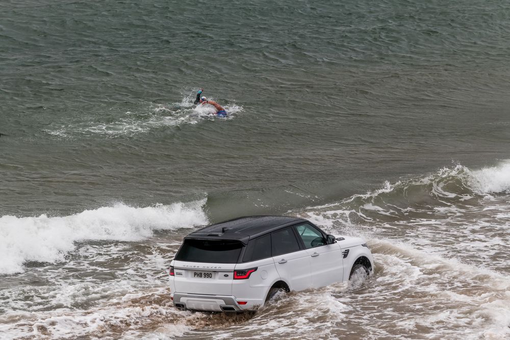 Range Rover Sport 2018 vượt biển 