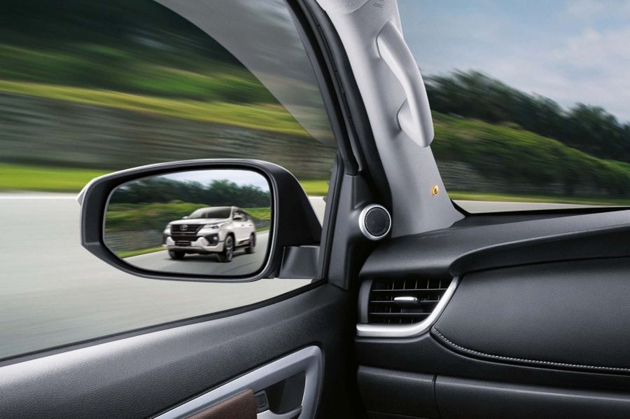 Toyota Fortuner 2018 chính thức được bán tại Malaysia, giá bán lên tới 1 tỷ VNĐ
