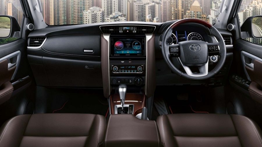 Toyota Fortuner 2018 chính thức được bán tại Malaysia, giá bán lên tới 1 tỷ VNĐ