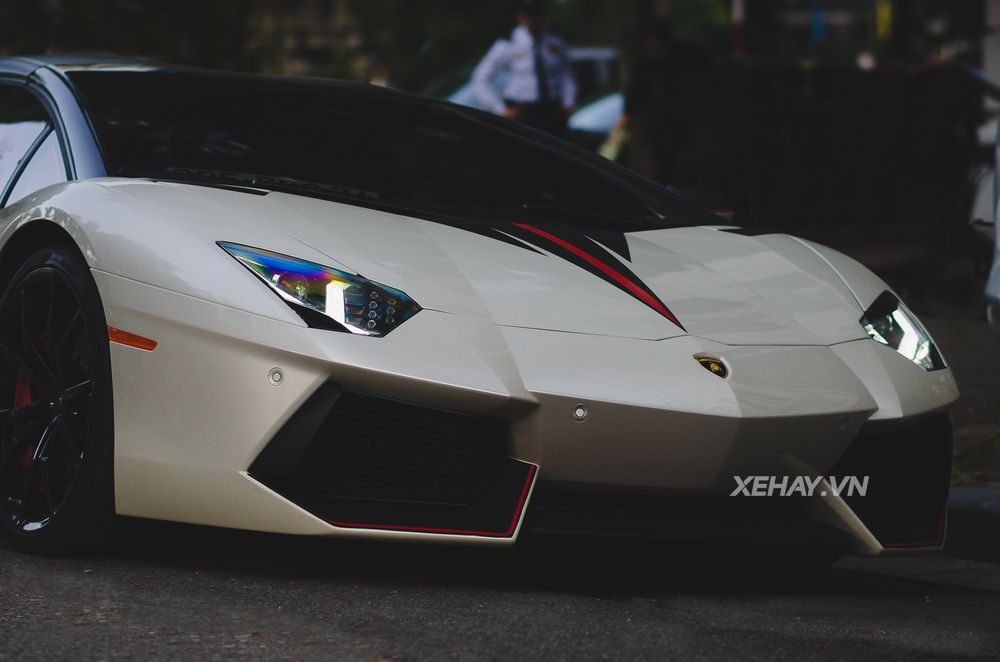 Siêu phẩm Lamborghini Aventador Roadster thứ hai tại Hà Nội tái xuất với dàn áo mới