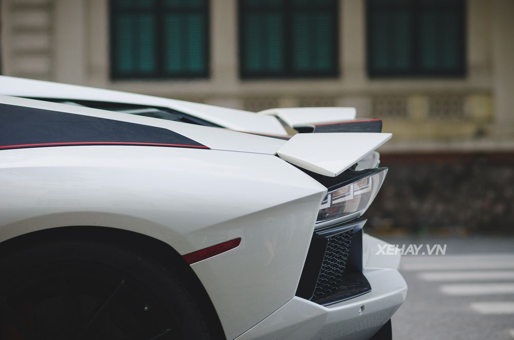 Siêu phẩm Lamborghini Aventador Roadster thứ hai tại Hà Nội tái xuất với dàn áo mới