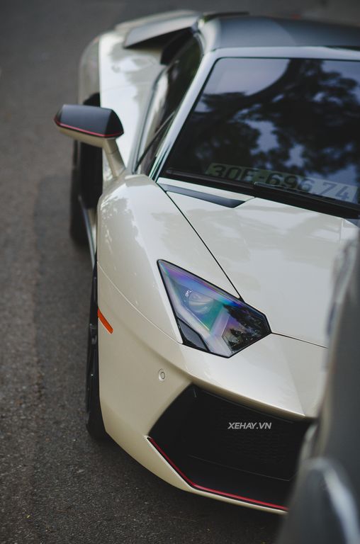 Siêu phẩm Lamborghini Aventador Roadster thứ hai tại Hà Nội tái xuất với dàn áo mới