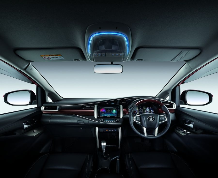 Toyota Innova 2.0X - biến thể cao cấp nhất của phạm vi có giá 714 triệu VNĐ