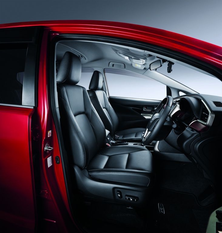Toyota Innova 2.0X - biến thể cao cấp nhất của phạm vi có giá 714 triệu VNĐ