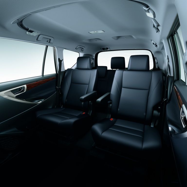 Toyota Innova 2.0X - biến thể cao cấp nhất của phạm vi có giá 714 triệu VNĐ