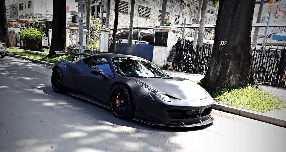 TP.HCM: Ferrari 458 độ Liberty Walk khoe dáng trên phố ngày cuối tuần