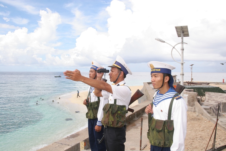 Hải quân nhân dân Việt Nam vững vàng trên biển
