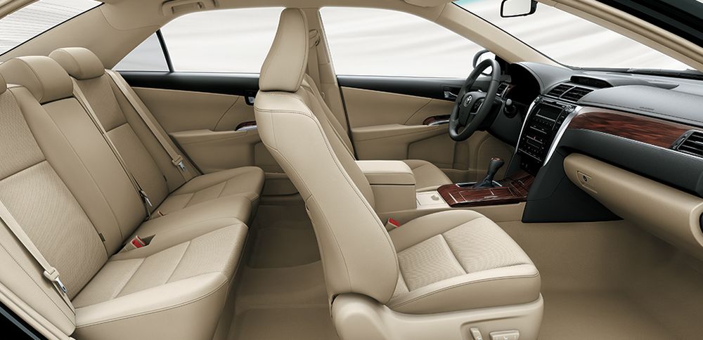 Toyota Việt Nam giới thiệu xe Camry 2017 mới, giá từ 997 triệu đồng