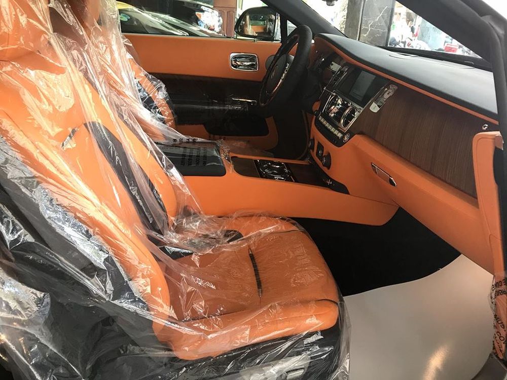 TP.HCM: Rolls-Royce Dawn 25 tỷ đồng đang tìm chủ nhân
