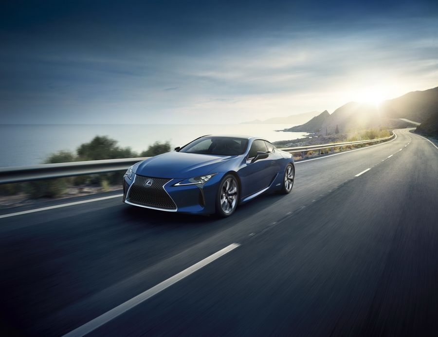 Lexus mất 15 năm nghiên cứu màu sơn Structural Blue được áp dụng trên LC 500