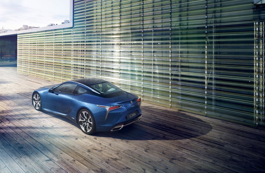 Lexus mất 15 năm nghiên cứu màu sơn Structural Blue được áp dụng trên LC 500