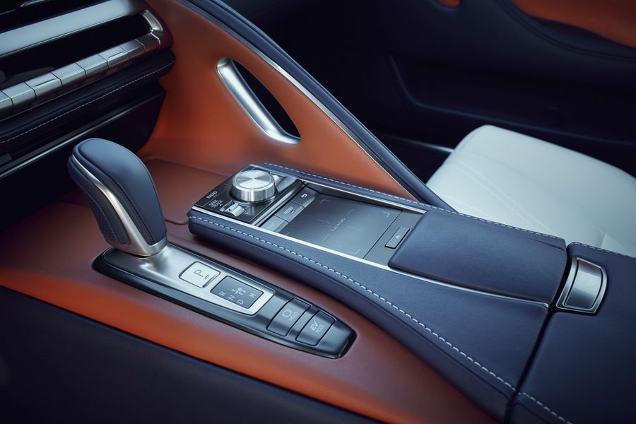 Lexus mất 15 năm nghiên cứu màu sơn Structural Blue được áp dụng trên LC 500