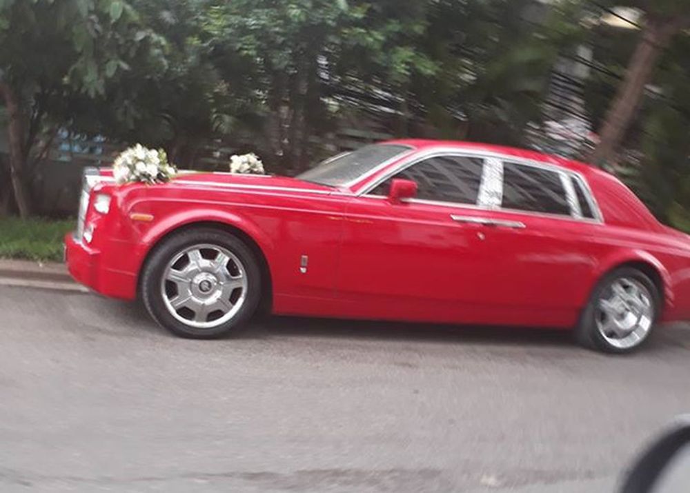 Cặp đôi xe siêu sang Rolls-Royce và dàn xe sang rước dâu trong đám cưới của đại gia Hà Thành