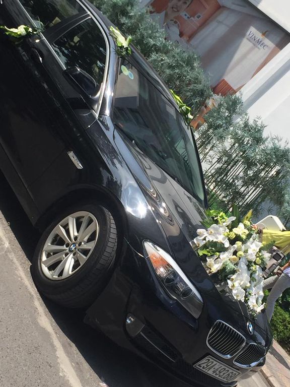 Cặp đôi xe siêu sang Rolls-Royce và dàn xe sang rước dâu trong đám cưới của đại gia Hà Thành