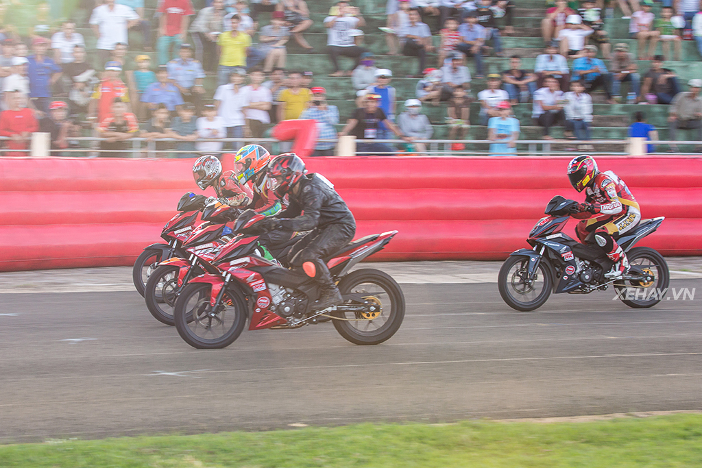 Khán giả Tuy Hòa cháy hết mình cùng Honda Vietnam Racing Cup chặng 4
