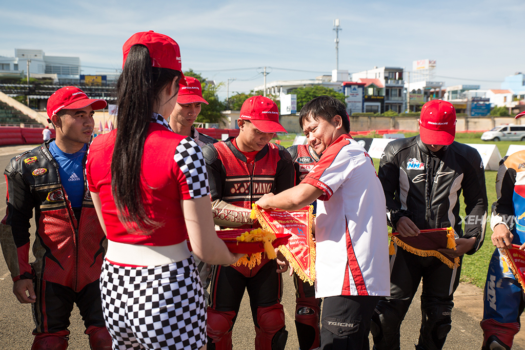Khán giả Tuy Hòa cháy hết mình cùng Honda Vietnam Racing Cup chặng 4