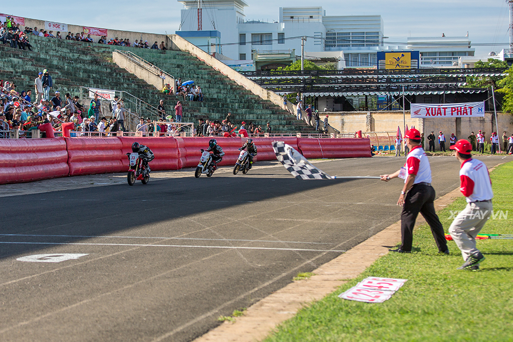 Khán giả Tuy Hòa cháy hết mình cùng Honda Vietnam Racing Cup chặng 4