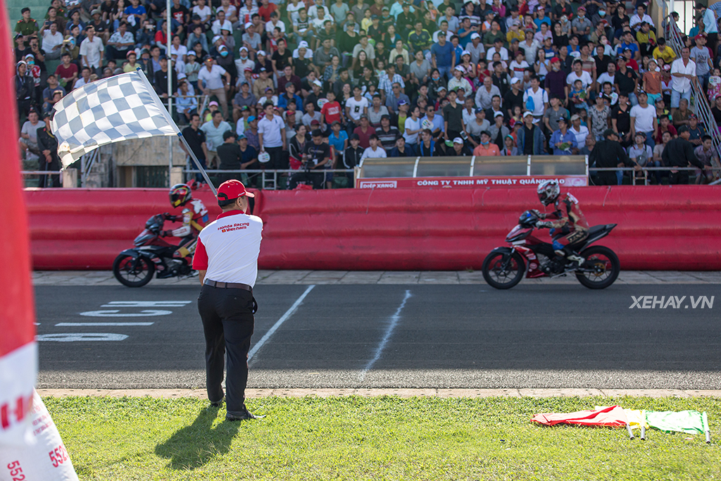 Khán giả Tuy Hòa cháy hết mình cùng Honda Vietnam Racing Cup chặng 4