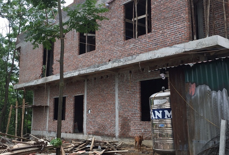 Vụ xây nhà chiếm lối đi chung tại xã Kim Quan (Thạch Thất, Hà Nội): UBND xã cố tình làm ngơ cho sai phạm