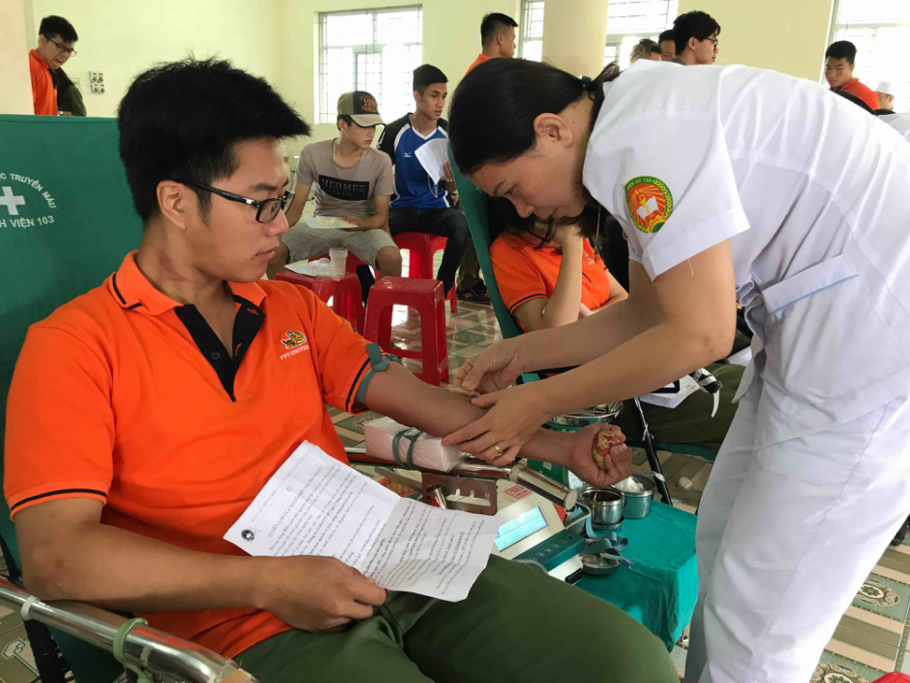1400 tân sinh viên FPT tham gia hiến máu nhân đạo