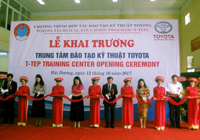 Toyota Việt Nam tiếp tục mở rộng chương trình đào tạo kỹ thuật Toyota (T-TEP) 2017