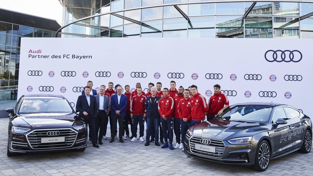 Mỗi cầu thủ câu lạc bộ Bayern Munich được tặng một chiếc xe Audi A8