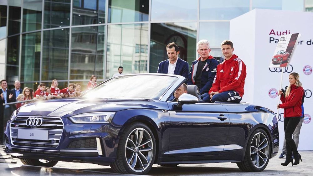 Mỗi cầu thủ câu lạc bộ Bayern Munich được tặng một chiếc xe Audi A8